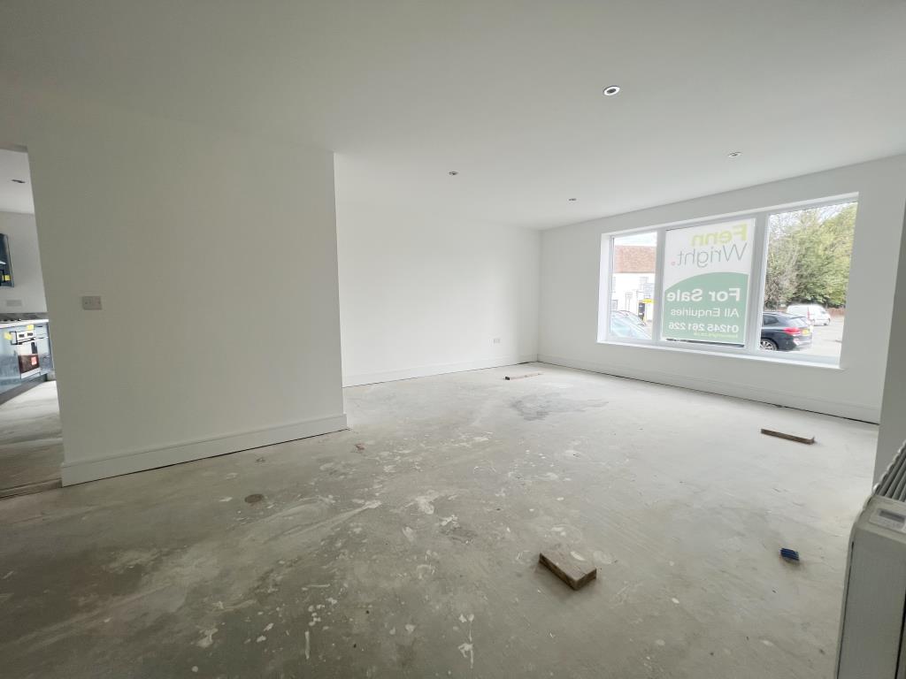 Lot: 27 - LEASEHOLD COMMERCIAL UNIT - 